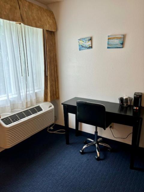 Fairbridge Inn & Suites Sunnyside Bagian luar foto